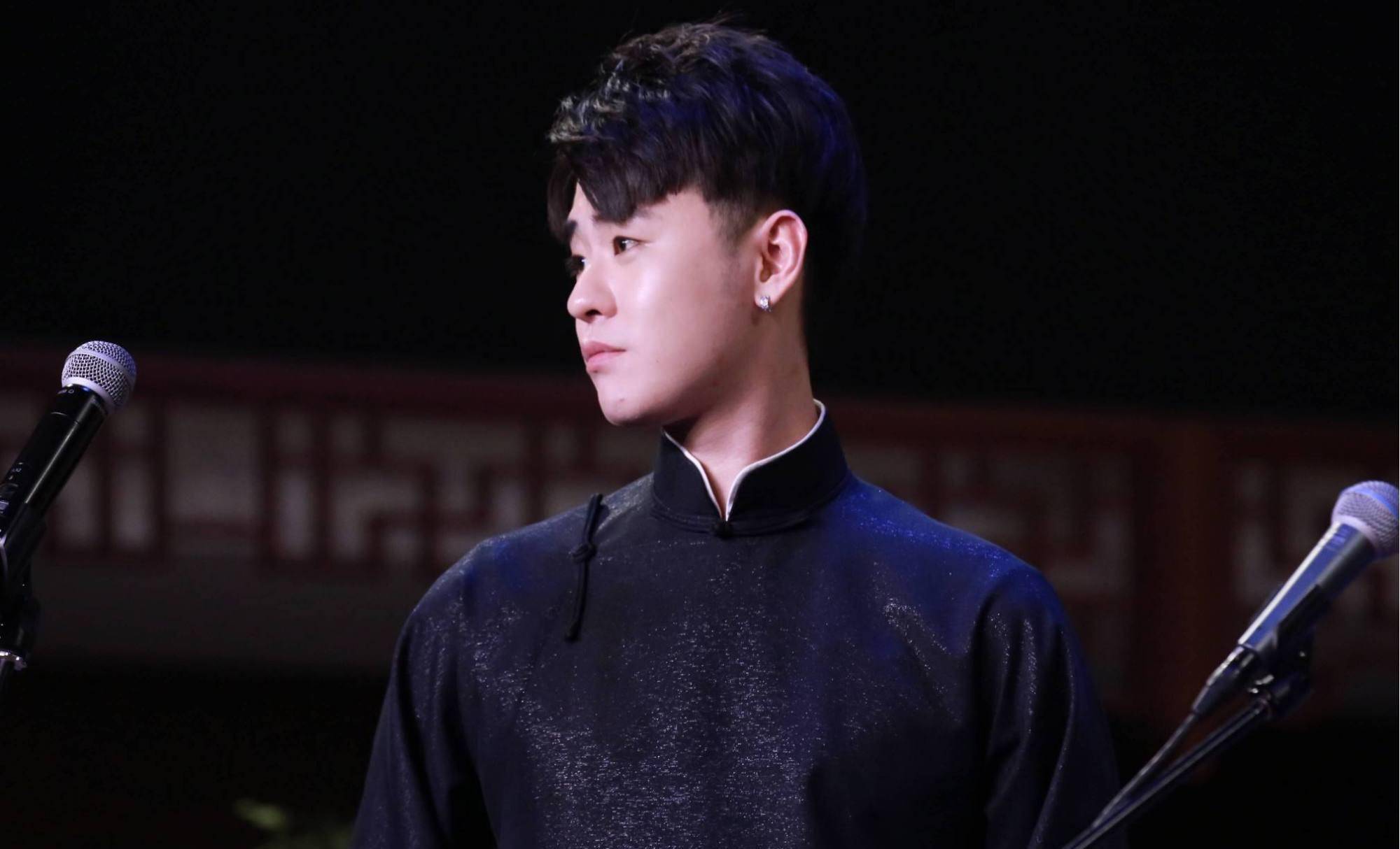 孙九香怒怼观众获女粉夸帅,送礼环节冷场,实力一般脾气却大得很_相声