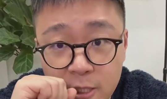 明星出镜差距太大,郝劭文被网友称赞,谢孟伟却被骂惨了_价格_套路