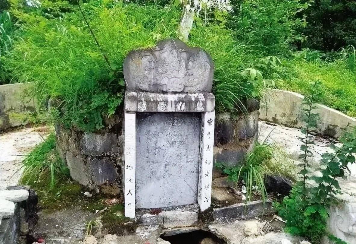 广西河池市覃氏土司古墓,深究发现覃,韦,莫氏土司铁一般的关系_谭三耀