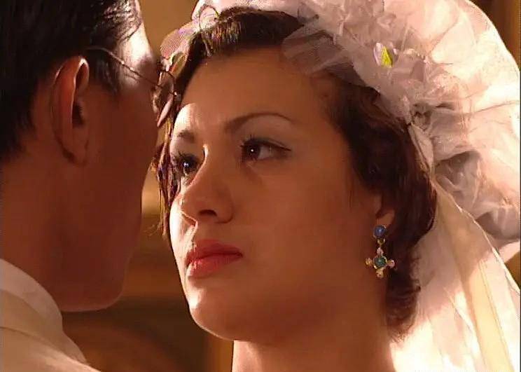 童年老剧《乌丫传说》:农村小丫头成为叱咤上海滩的黑帮女老大_阿德哥