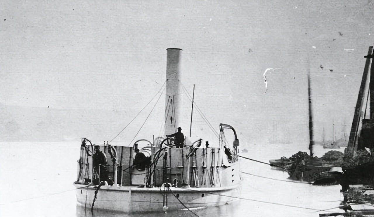 称霸亚洲的"定远"和"镇远"号铁甲舰装备完成_李鸿章_康济_旧历