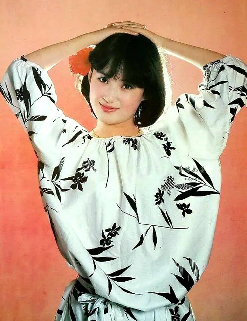 记得80年代女演员柳荻吗?曾登上《大众电影》封面,如今渺无音讯_作品_