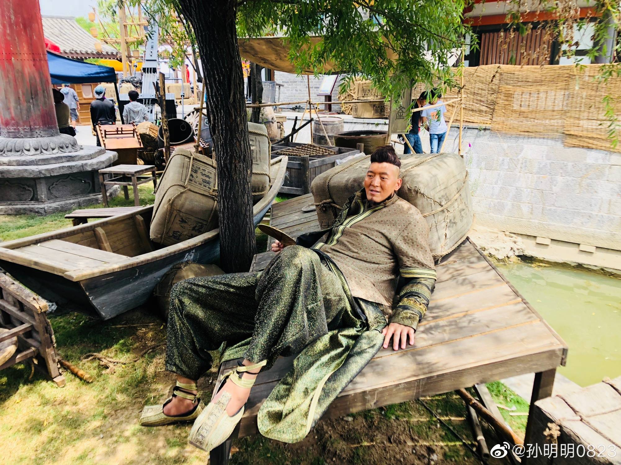 2米36孙明明近照,娶矮49公分的女神老婆,如今靠演艺和商演为生_身高