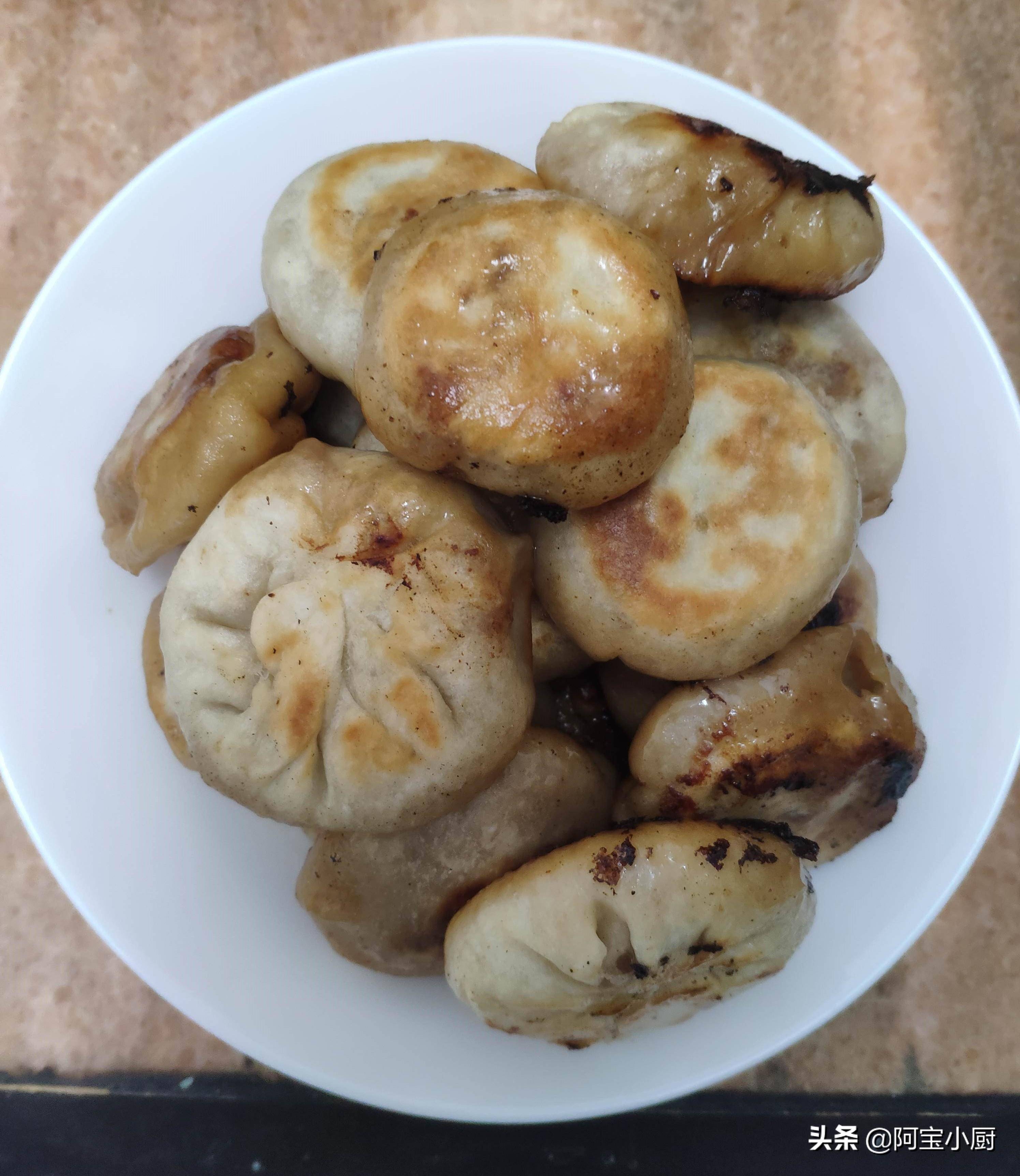 咬下去爆汁的老北京传统小吃门钉肉饼,外酥里嫩,在家做一次成功