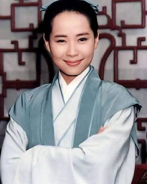 叶童的起点非常高,第一部电影就是和张国荣合作演女主角.