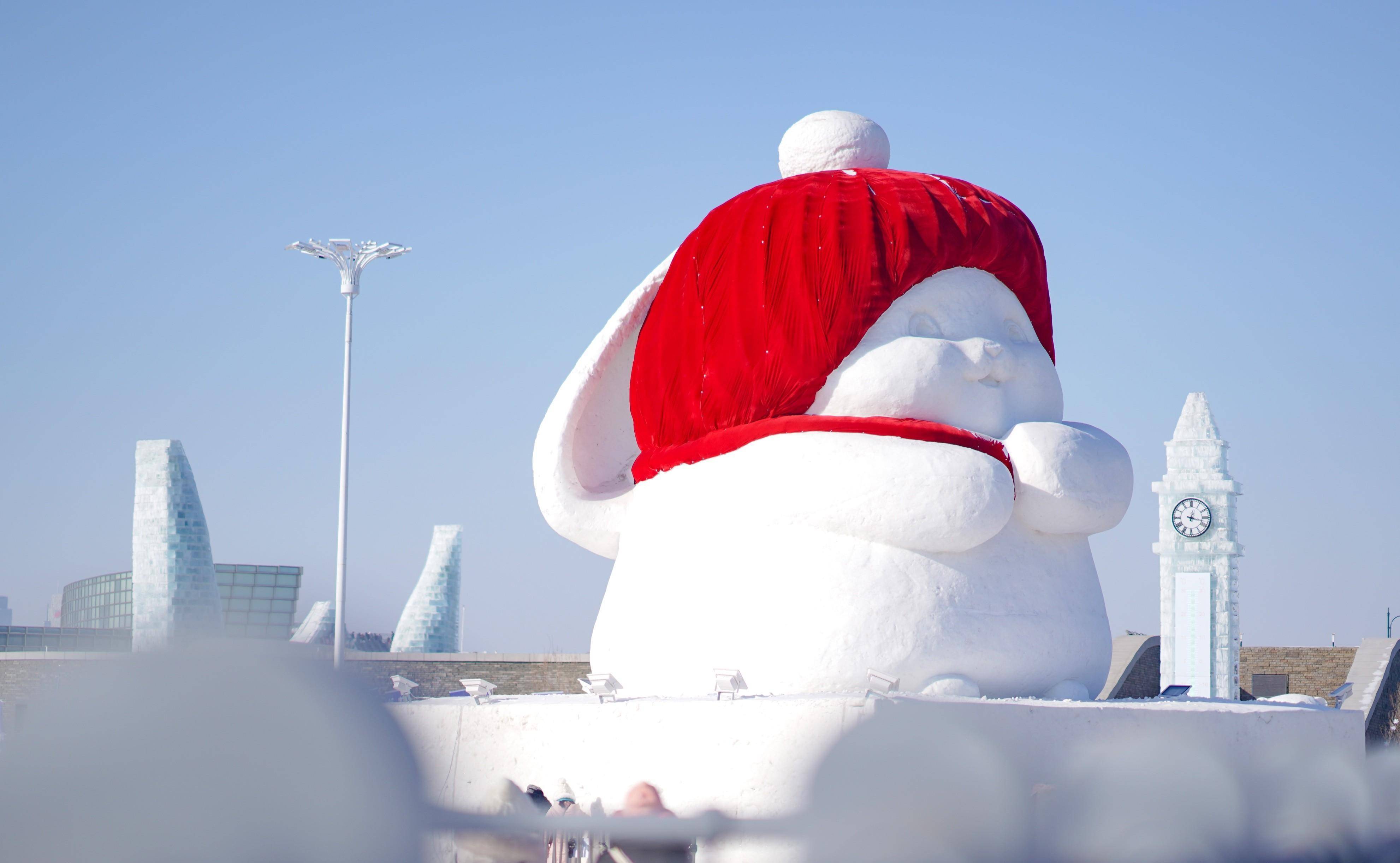 「盘点」哈尔滨今年冬日里的网红巨型雪人_游客_全国_集体
