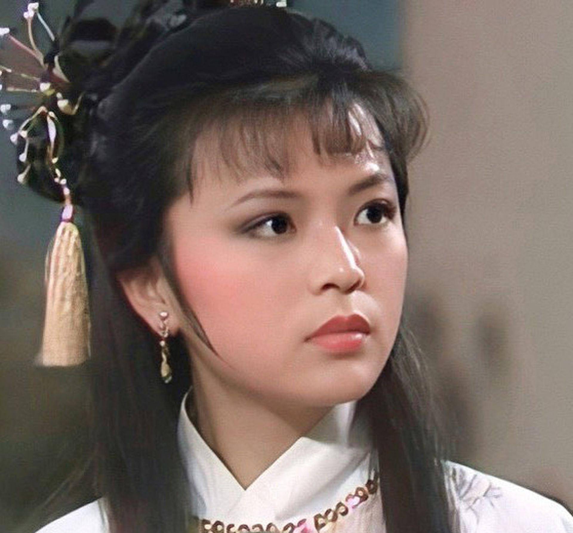 62岁陈玉莲出席新年饭局气质依然,息影多年潜心向佛致力慈善_陈奕迅