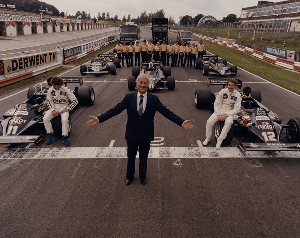 创始人本就是一位工程师和赛车手,基于对驾驶体验的追求,路特斯从创立