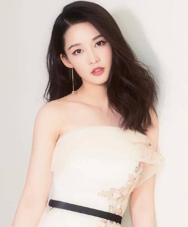 娱乐圈最清纯的女明星,刘亦菲清纯,张含韵甜美,个个都有好脸蛋