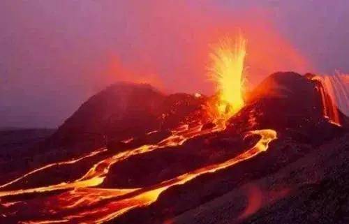 海底也存在活火山，并且喷发会出现壮观景象，你有没有见过(图8)