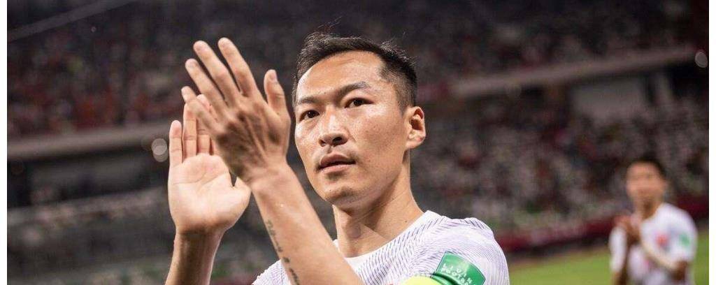 黄健翔致歉国足事态升级,躲球事件被女足再度打脸_中国_对比_海参