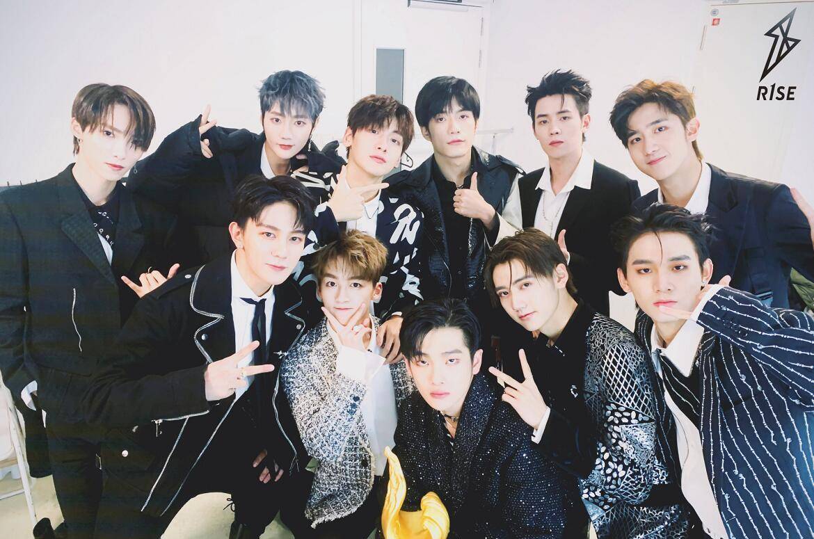 肖战要被捆绑?哇唧唧哇家族演唱会计划曝光,人气艺人可签终身约