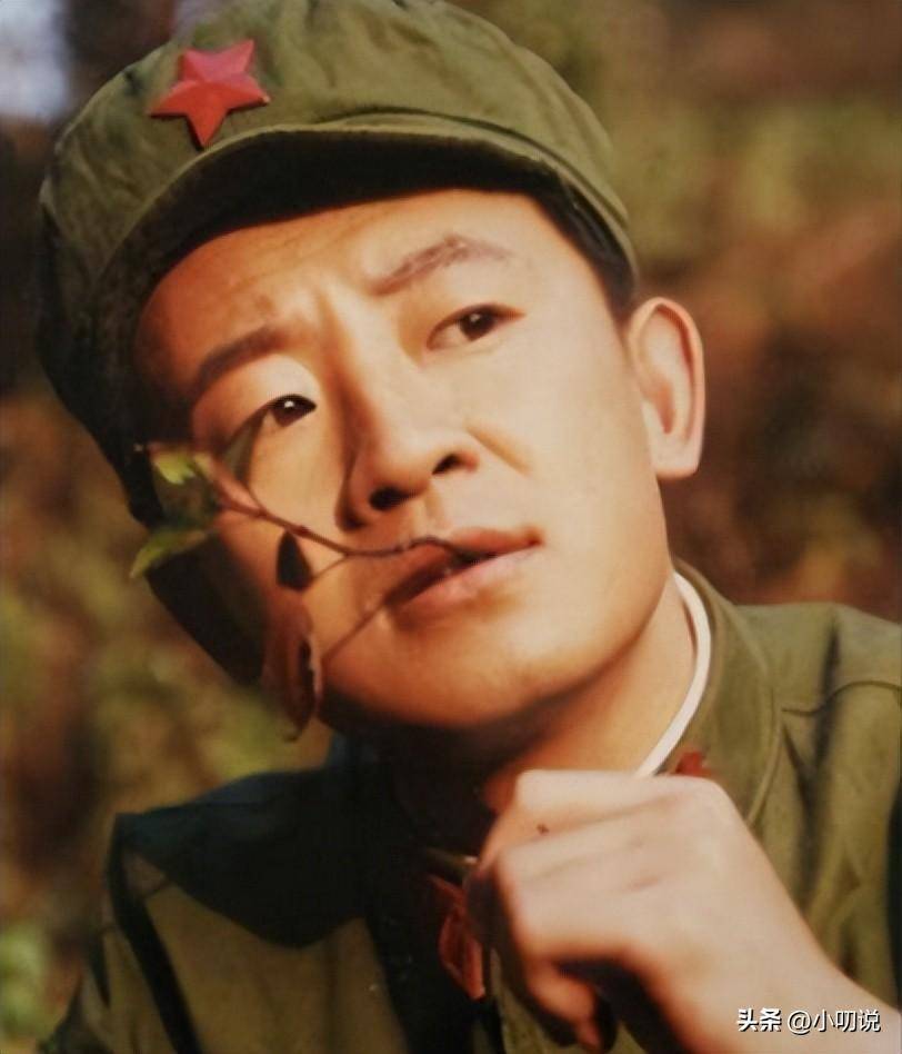 他曾经以《激情燃烧的岁月》的演技成名,和《春光灿烂猪八戒》一起