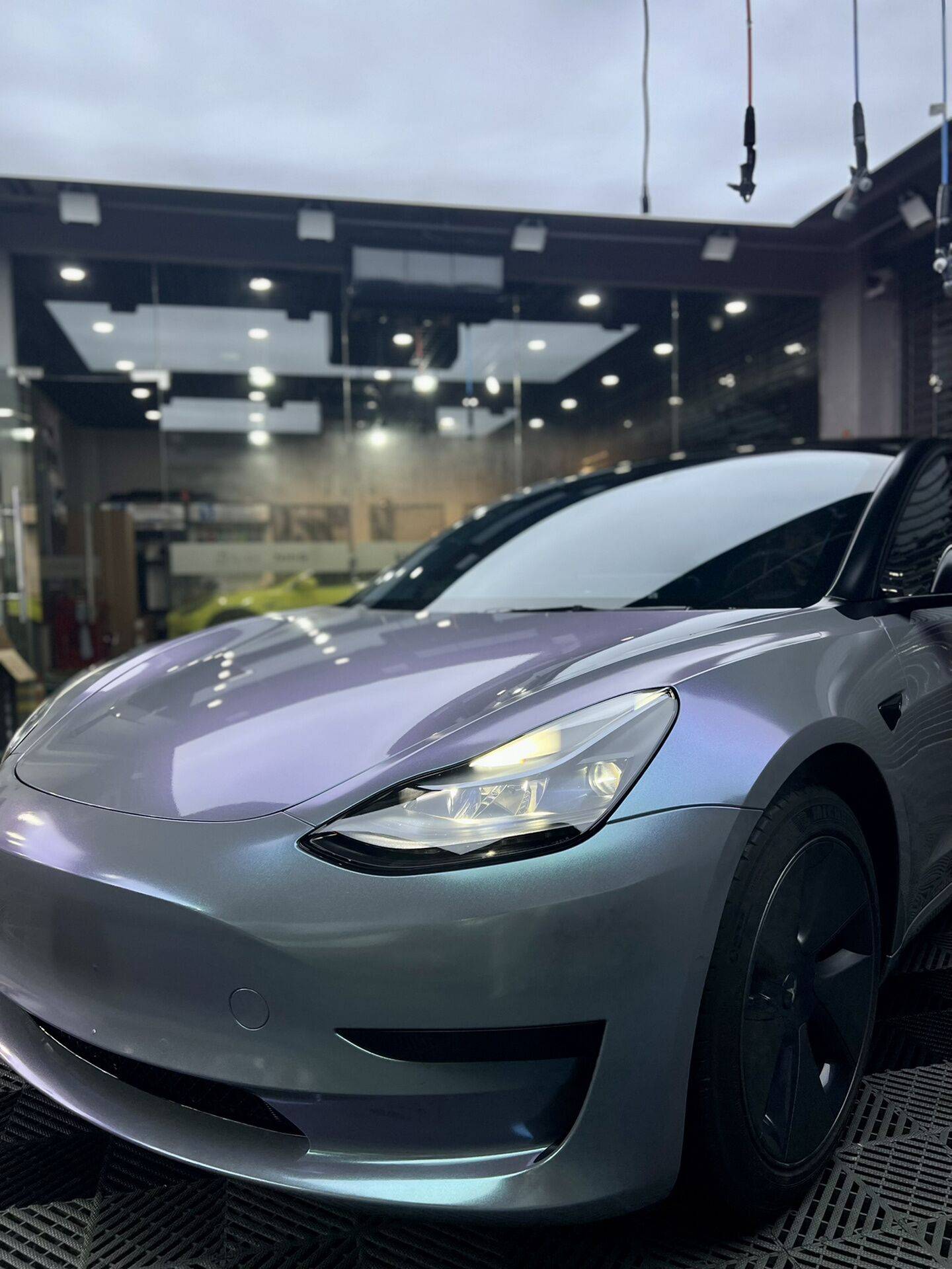 卡慕斯改色膜亮面钻石灰魅蓝,让人感觉格外清新