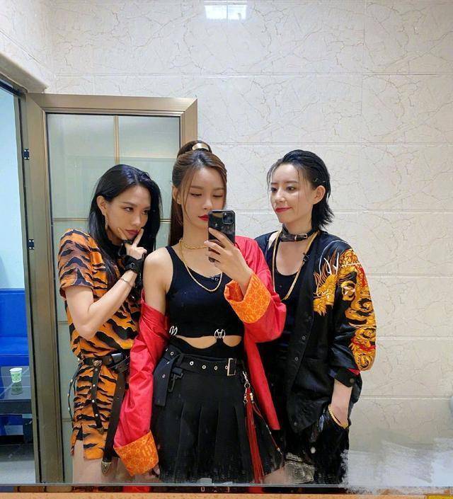 《浪姐》小组公演票数呈一边倒现象,孟佳张含韵组实力让人惊艳_舞台