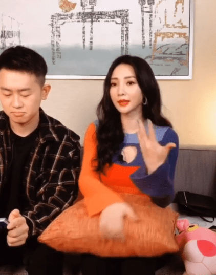 原创
            怪不得柳岩不急找对象，听到她对中年的认知，这下知道真相了3