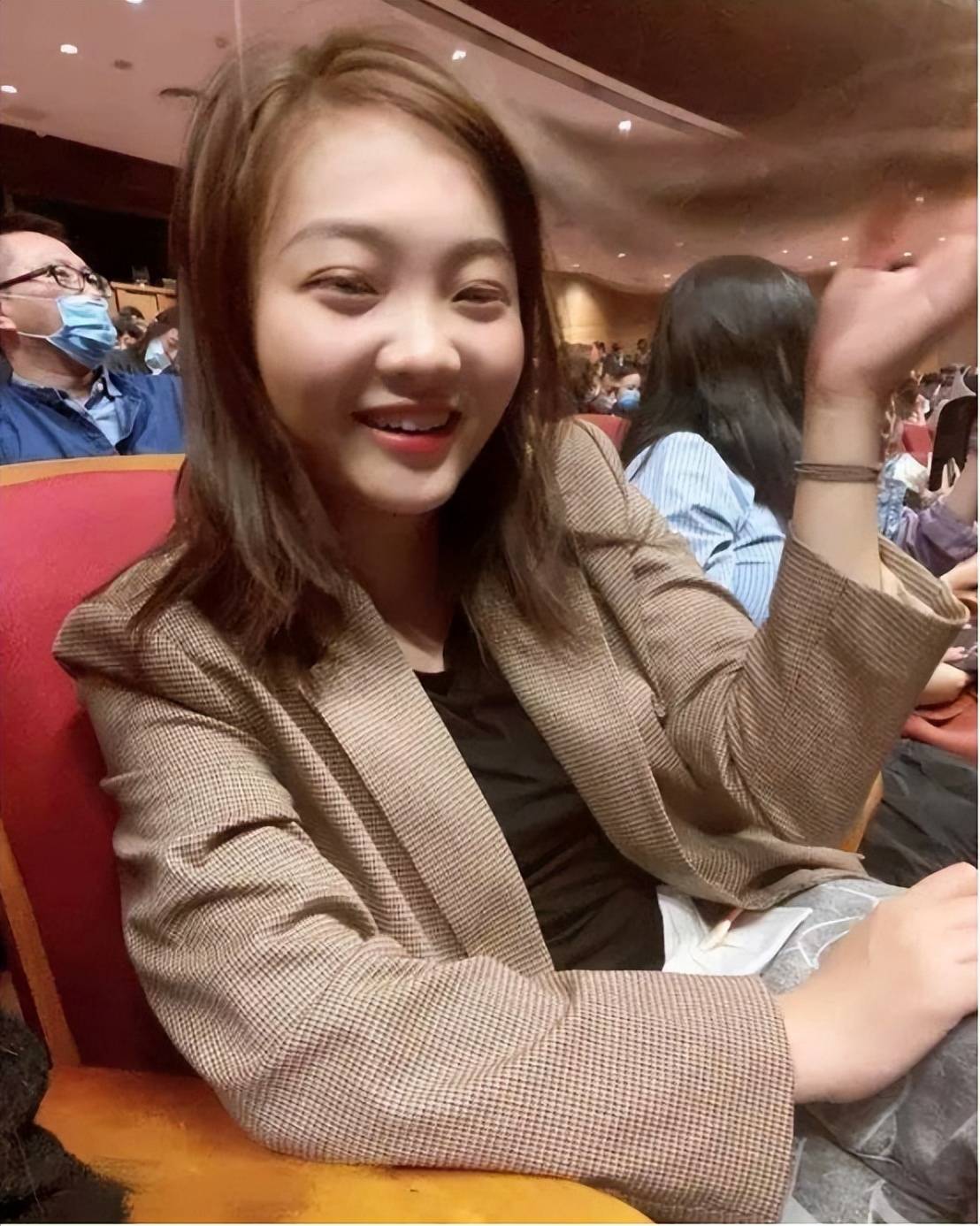 毁掉林妙可的,不止是"假唱风波"_张艺谋_刘喆平_音准