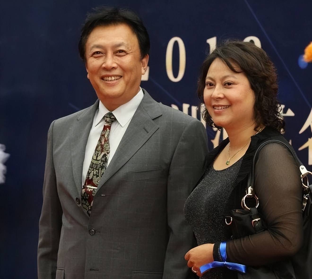 唐国强被曝移民后现身美国!