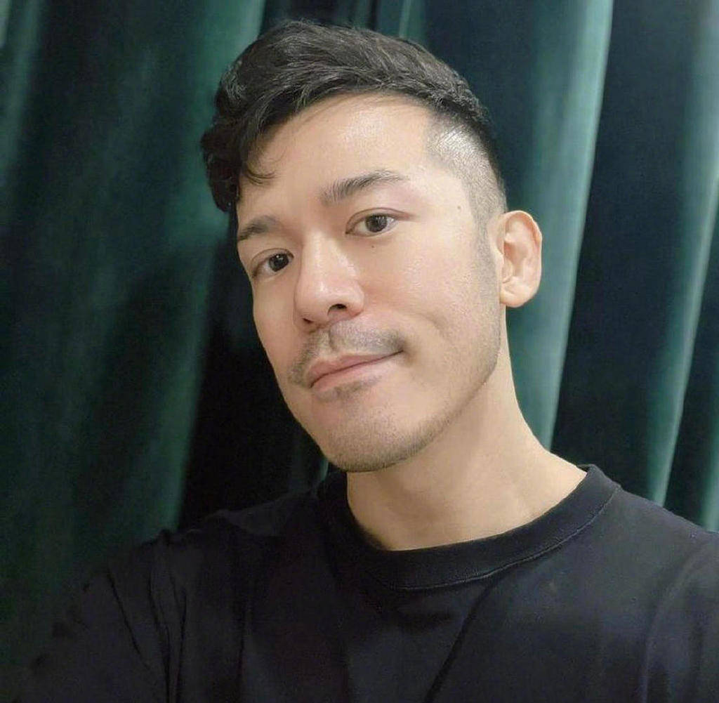 港圈男神曝健身房将开张,预告与小10岁女友今年会结婚_沈震轩_发展