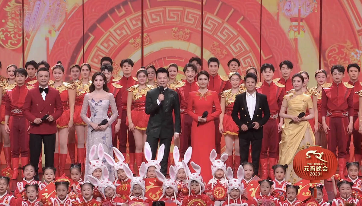 央视元宵晚会收视夺冠，主持团带热度，节目开盲盒口碑逆袭，创意编排惊喜满满_观众_卫视_整台
