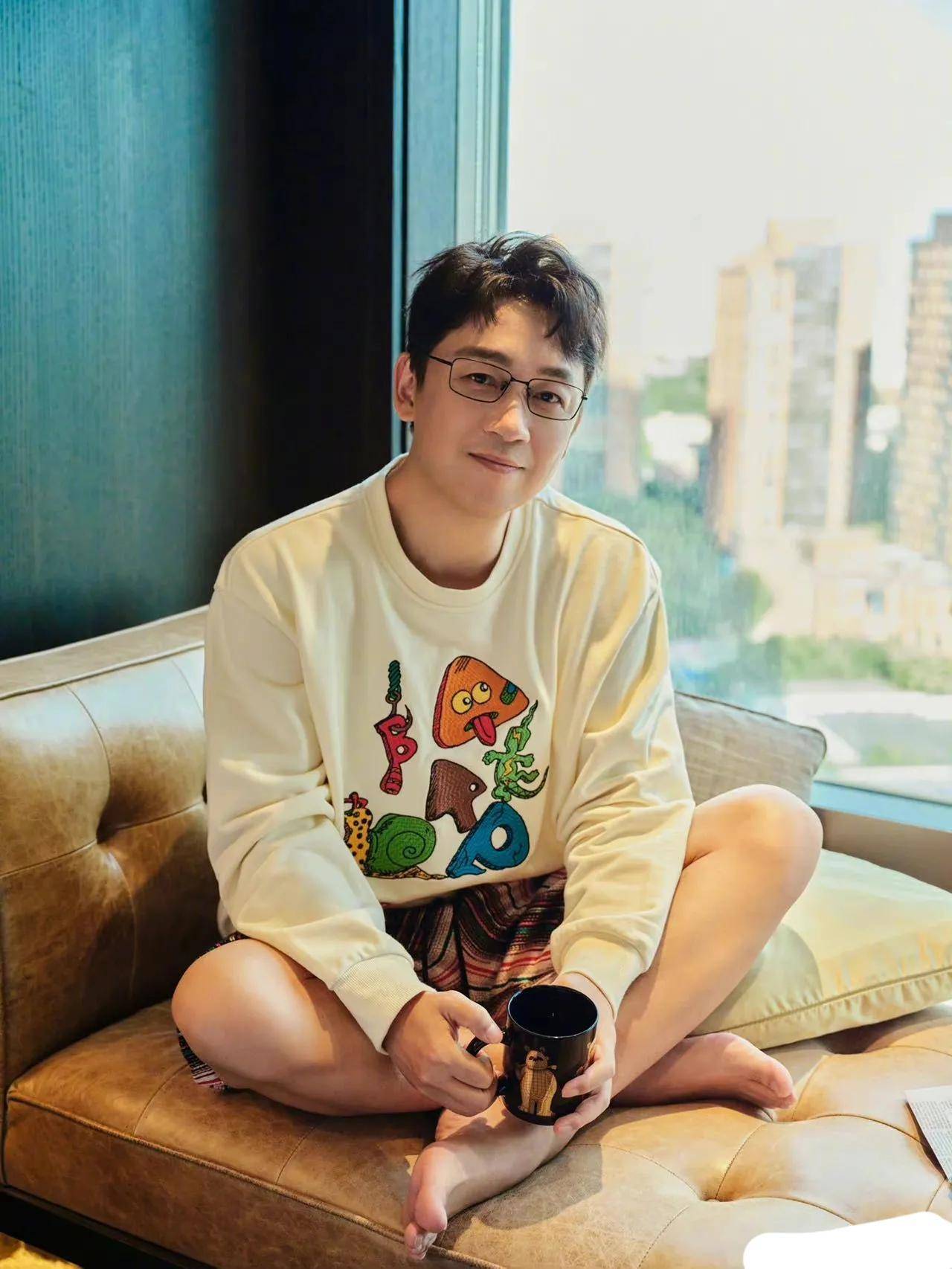 董洁潘粤明和解了?儿子生日二人罕见互动都夸自己儿子帅