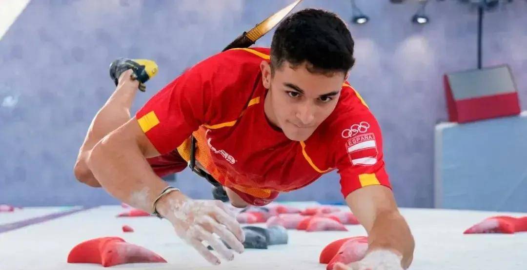 首枚奥运攀岩冠军获得者19岁的阿尔贝托因高颜值走红_运动_东京