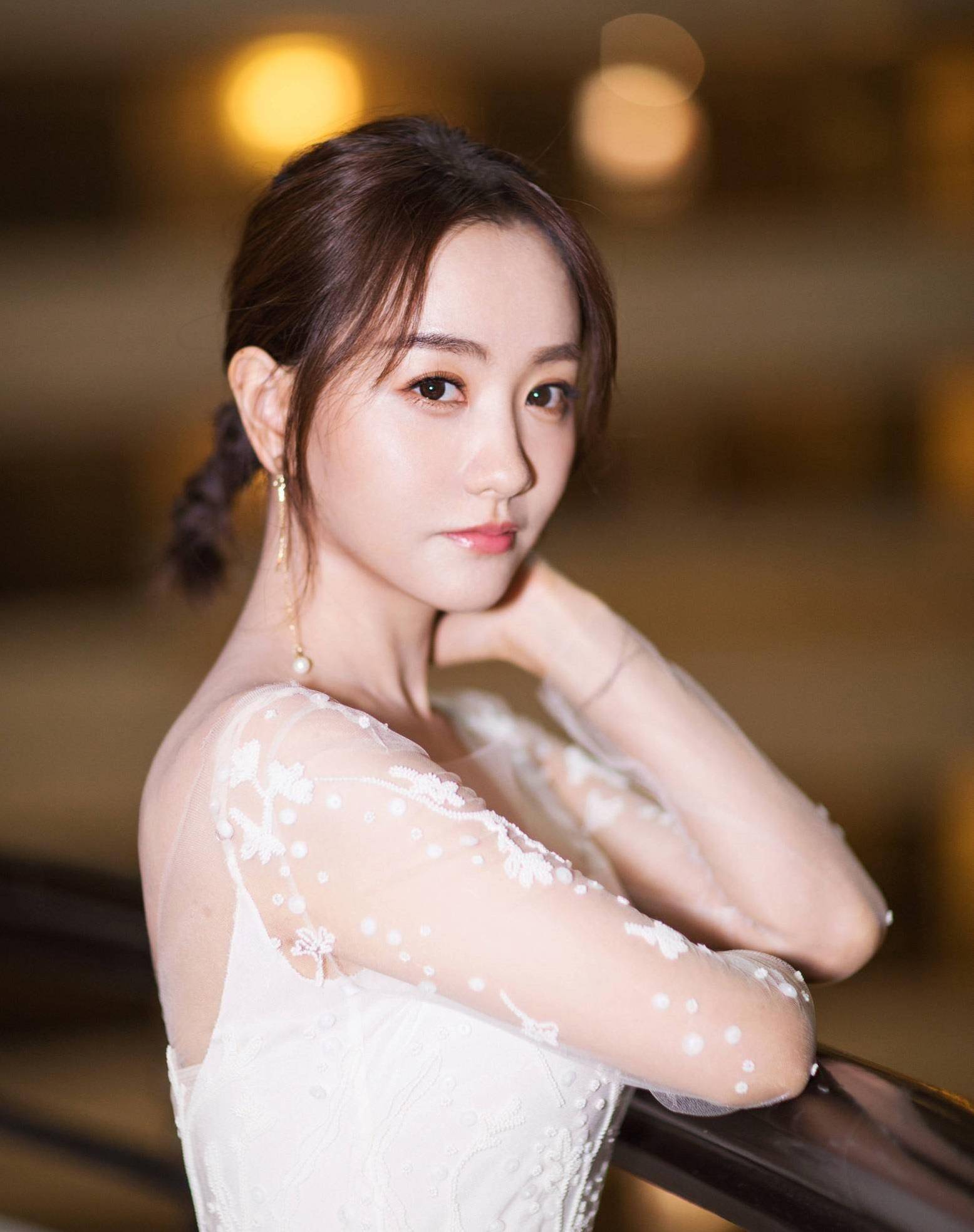 小慕星,徐冰冰,甚至是陈雪的加戏,都是为了故事服务,电视剧不是古龙