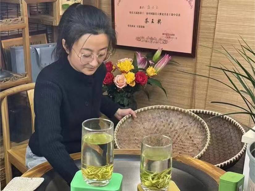 张梓莹图片