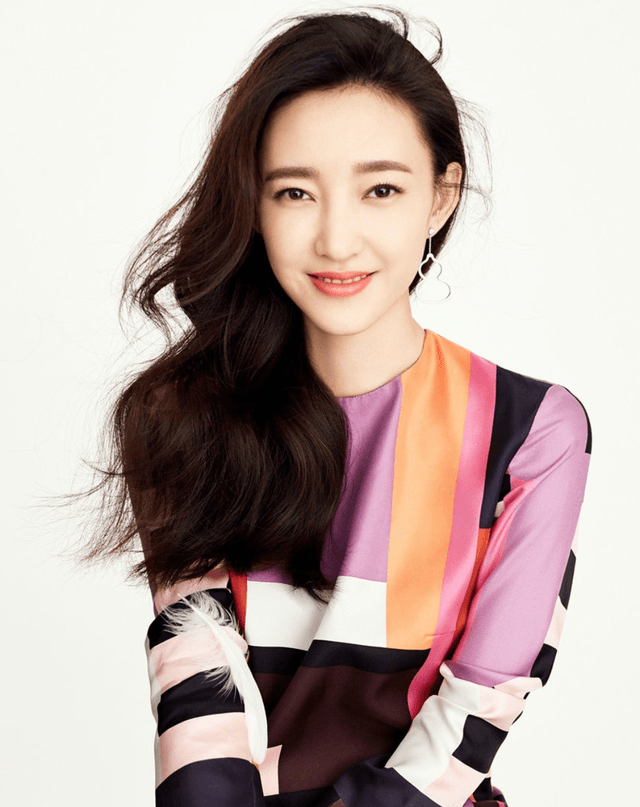 迪奥紧急删除王丽坤所有动态,国民女神星途尽毁_老公_网友_事情