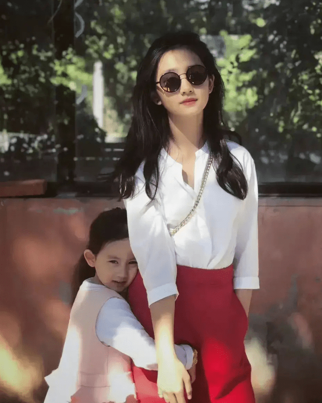 2.田亮的女儿田雨橙,小时候古灵精怪,是个爱哭鬼.