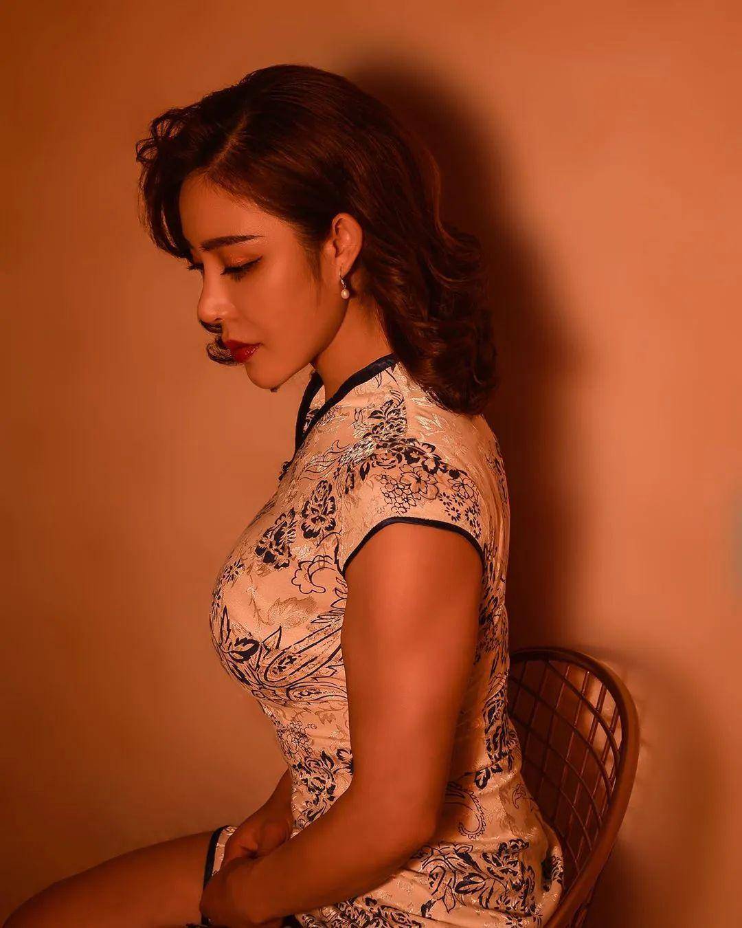 中外两版"真人春丽",哪一款身材是你的最爱,网友直呼选不动_chloe