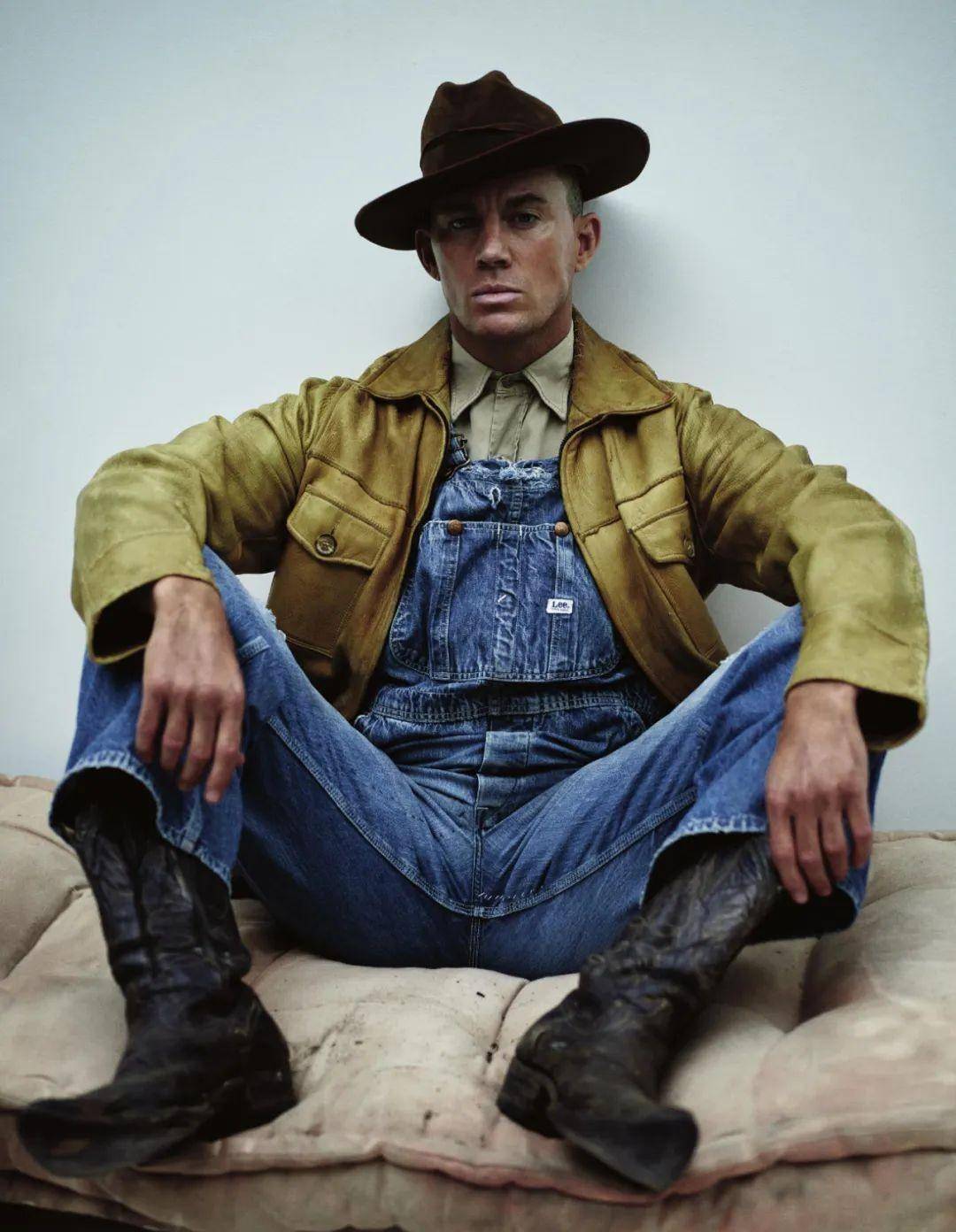 查宁·塔图姆登上新一期封面《名利场》,《魔力麦克3》情人节回归