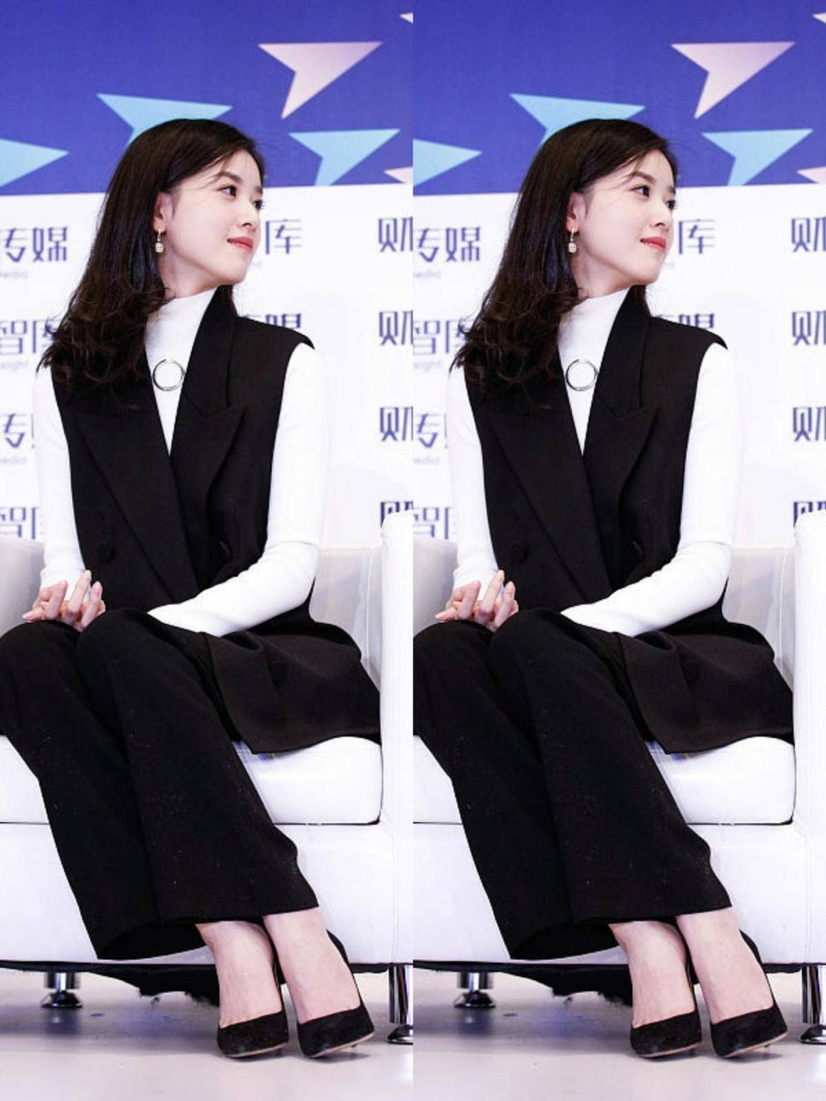 章泽天虽然长得清纯,但穿衣风格好优雅,一身黑白装太有精英范儿