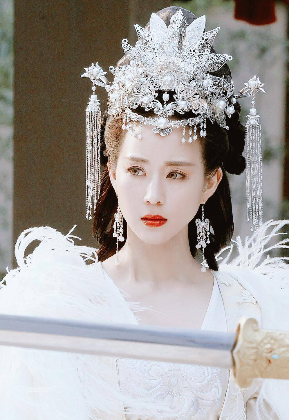 古装剧中出场不多却惊艳众人,一眼万年的角色_张钧甯_造型_一野