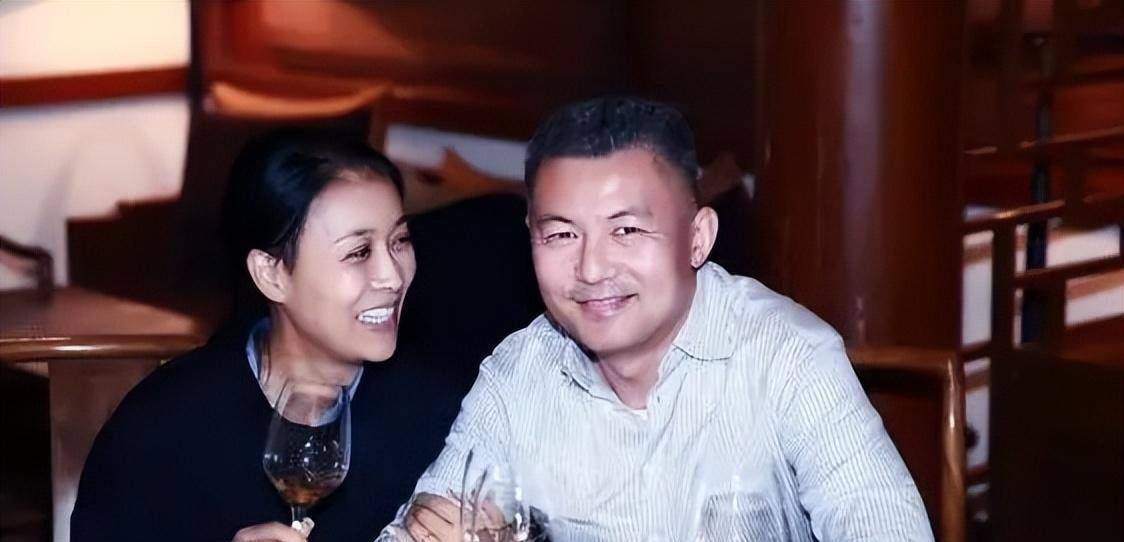 高峰王姬的老公的照片图片
