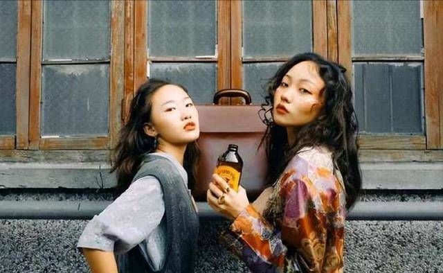 搭档周迅阿雅出镜,团体解散另有原因?_张小花_利益_朋友