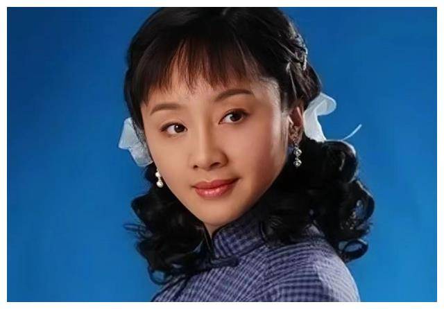 演员唐静:与王新军离婚后,独自抚养儿子长大,如今52岁终获幸福