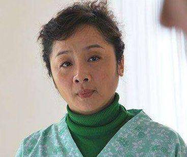 里疯疯癫癫又很搞笑的扈十娘,《搭错车》里那个柔弱的李玉琴,《火蓝