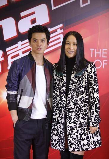 46岁李健老婆近照,隐瞒了20年的才女老婆,长相漂亮还是学霸_汪峰_王菲