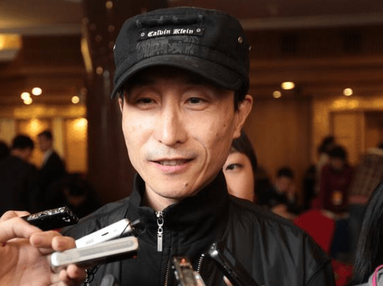 连登18次舞台,因赵丽蓉一句忠告隐退,63岁的巩汉林如今怎样