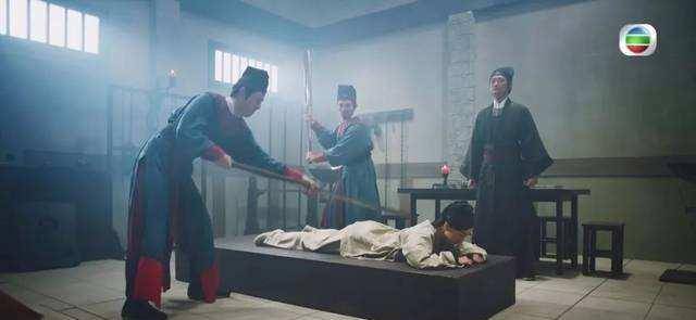 这种刑罚不分男女,而且大多都是退了裤子光屁股打,疼不疼搁一边,古代