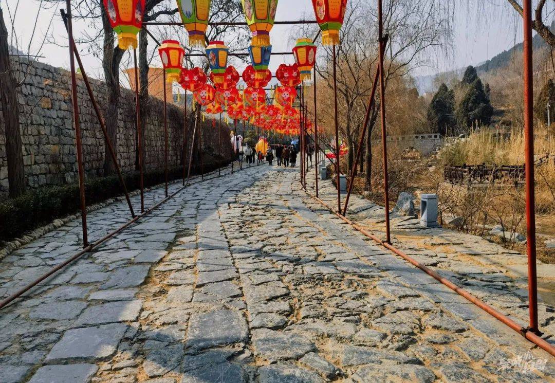 恰逢春节期间各行各业复苏,济南很多景区推出了春节免门票政策,朱家峪