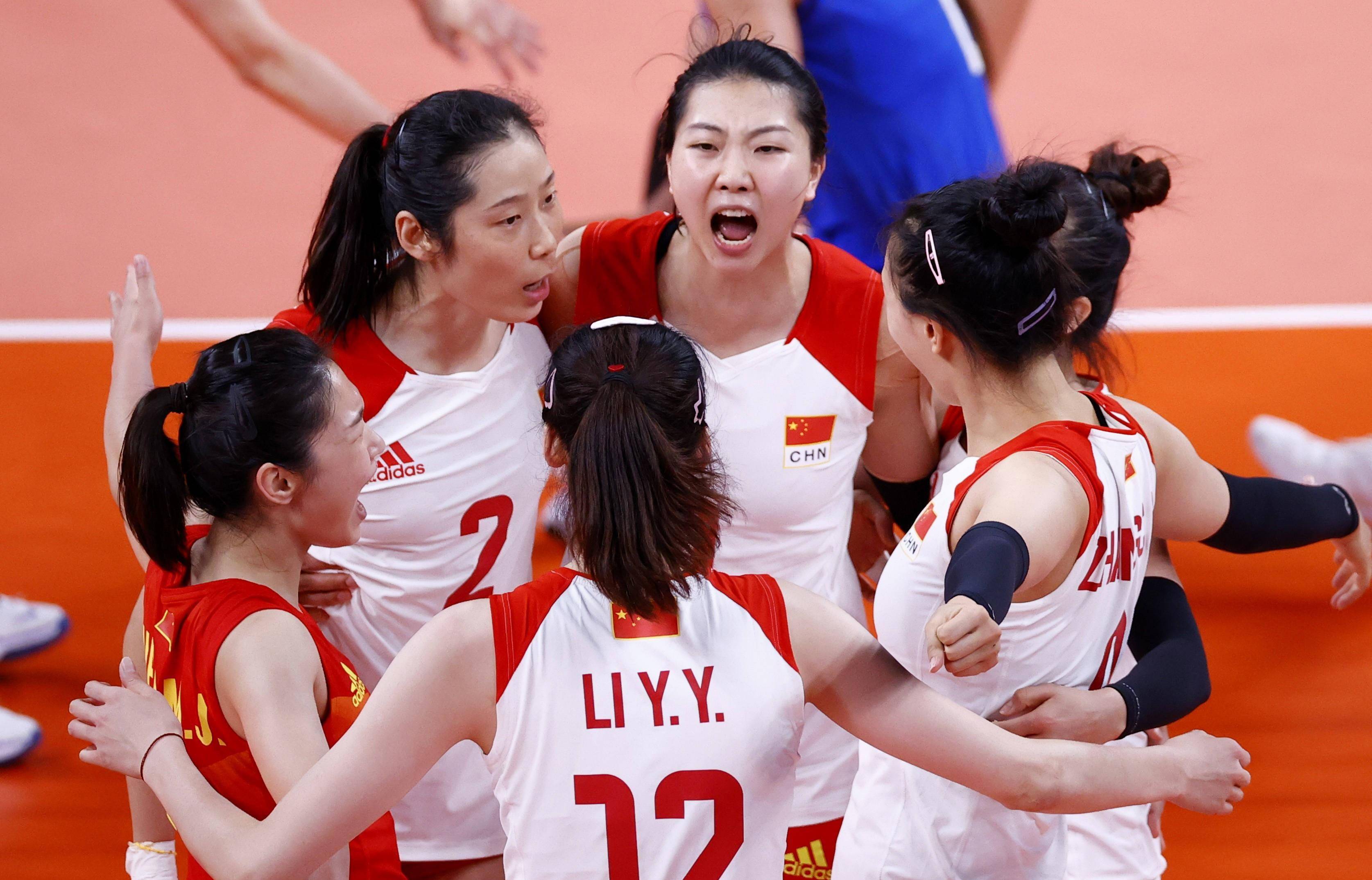 中国女排底蕴最为厚重,现在集训的国家队中,就有两名奥运冠军,五名