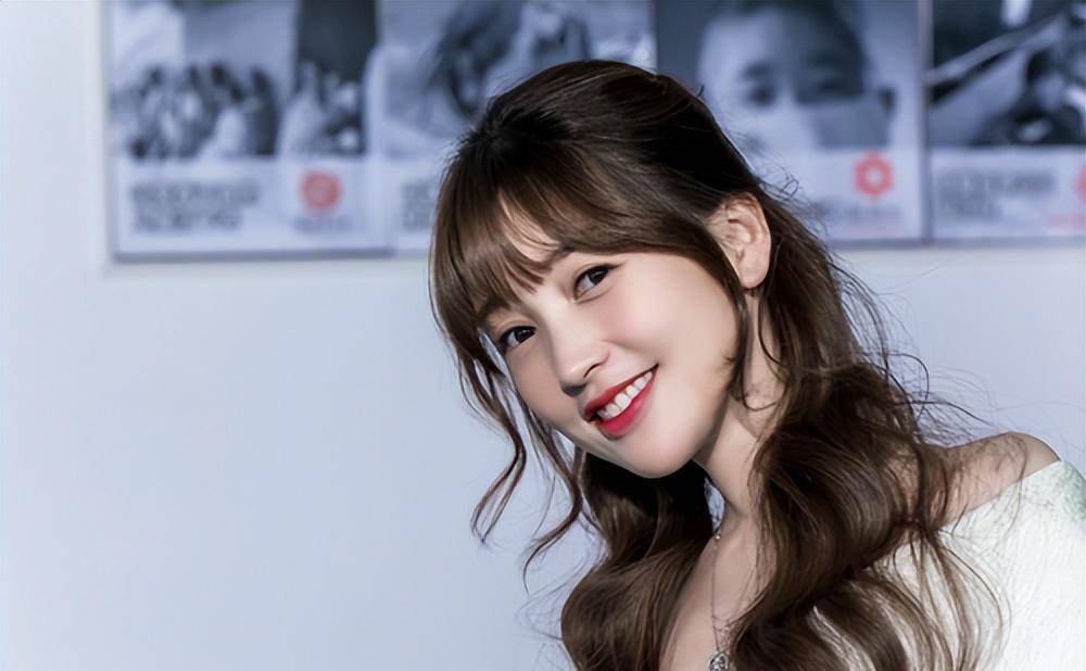 金莎脱单,嘎子直播翻车,管虎疑似离婚,个个是大瓜_昱彤_情人节_平台