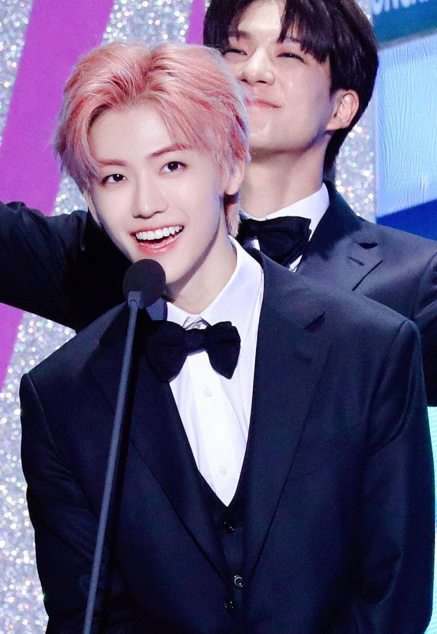 出场即圈粉的神颜罗渽民,春日必学男友穿搭,盗走少女心的私服_颜色