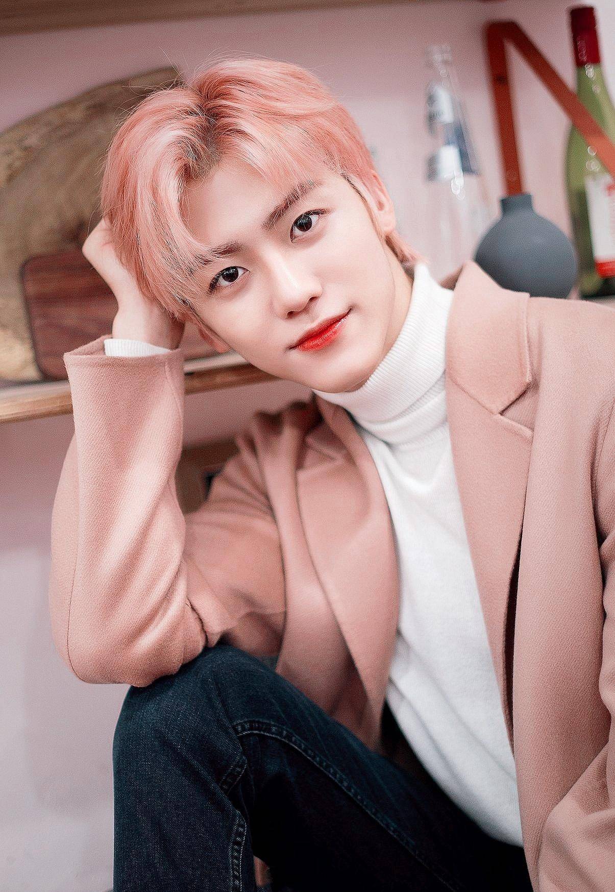 出场即圈粉的神颜罗渽民,春日必学男友穿搭,盗走少女心的私服_颜色