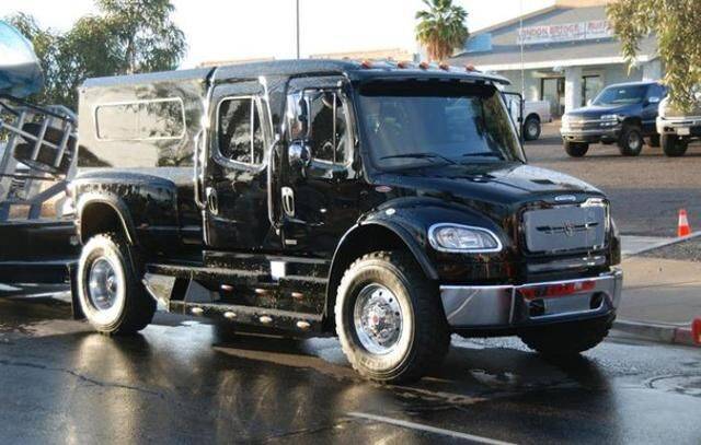 福特的福莱纳p4xl,价格在380万左右,是辆名副其实的越野车之王_搜狐