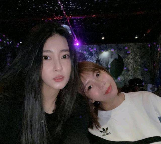 钟鹿纯在认识刘晓宇之前跟王思聪还有短暂的情史,可惜这位富二代也没