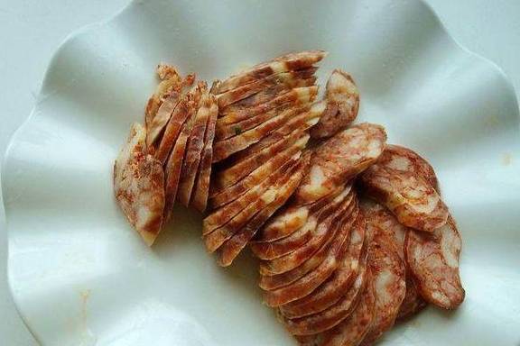 要想炒腊肠不干不齁咸，麻辣又鲜香，这两步骤不能少(图12)