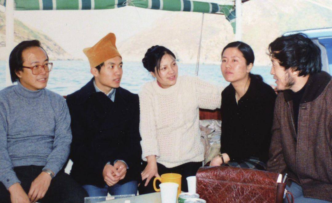 "巨婴"顾城死皮赖脸娶到谢烨后,于1993年亲手砍死了她!